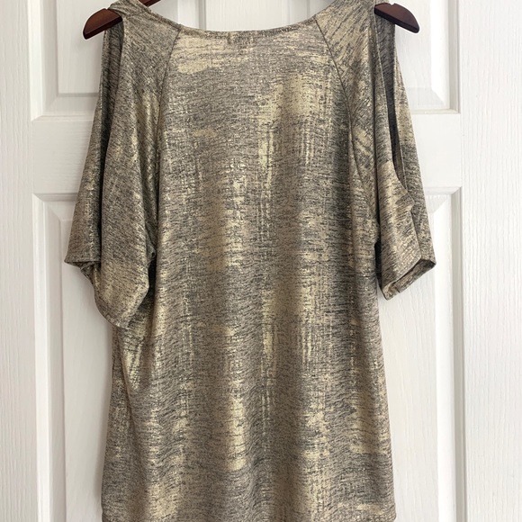 Gold Shimmery Top - Picture 5 of 5